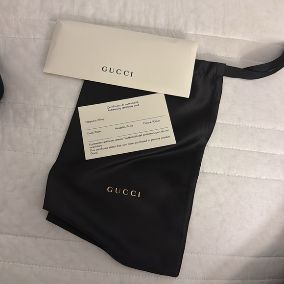 Gucci fabulous sunglasses, velvet case - Picture 9 of 11